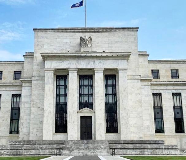 حذر‭ ‬الفيدرالي‭ ‬والنبرة‭ ‬التيسيرية‭ ‬للمركزي‭ ‬الأوروبي‭ ‬يعكسان‭ ‬تباين‭ ‬توقعات‭ ‬السياسة‭ ‬النقدية‭ ‬عالمياً‭