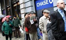 انخفاض طلبات إعانة البطالة الأمريكية… وتسريح العمال يبقى عند مستويات منخفضة رغم تباطؤ التوظيف