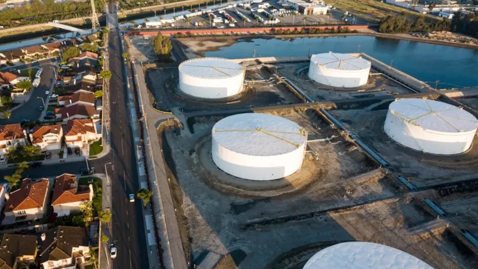 تراجع مخزونات النفط الأميركية يفوق التوقعات خلال الأسبوع الماضي