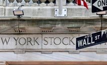 وول‭ ‬ستريت‭ ‬تفتتح‭ ‬جلسة‭ ‬مرتفعة‭ ‬وسط‭ ‬ترقب‭ ‬بيانات‭ ‬اقتصادية‭ ‬مهمة