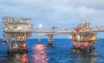 ارتفاع‭ ‬أسعار‭ ‬النفط‭ ‬بعد‭ ‬إعلان‭ ‬واشنطن‭ ‬حصاراً‭ ‬شاملاً‭ ‬على‭ ‬ناقلات‭ ‬فنزويلا