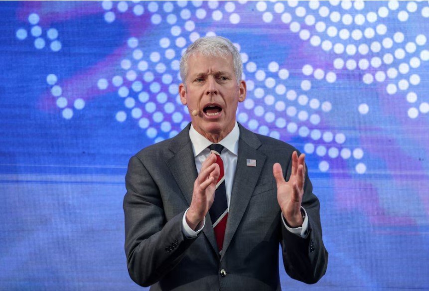 واشنطن تدعو للسيطرة على مبيعات النفط الفنزويلي لأجل غير مسمى