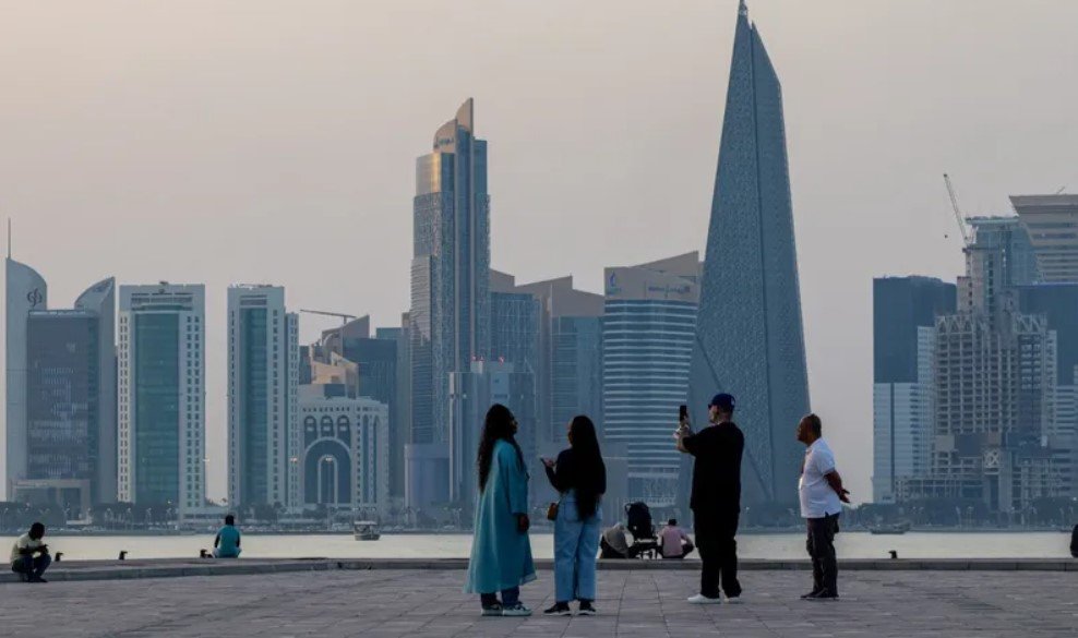 S&P: العقارات المكتبية تشكّل تحديًا لبنوك قطر رغم متانة القطاع في 2026