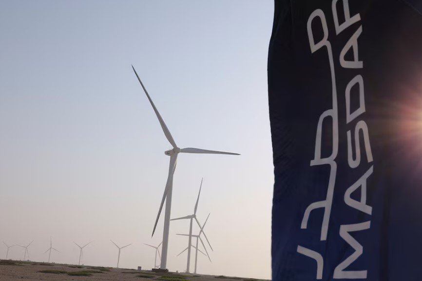 مصدر الإماراتية: قدراتنا العالمية في الطاقة النظيفة بلغت 65 جيجاوات