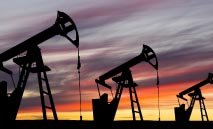 أسعار‭ ‬النفط‭ ‬تسجل‭ ‬مكاسب‭ ‬أسبوعية‭ ‬وسط‭ ‬مخاوف‭ ‬تصاعد‭ ‬التوترات‭ ‬الجيوسياسية