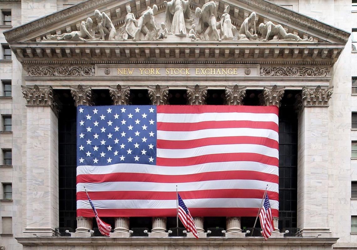 الأسهم‭ ‬الأميركية‭ ‬ترتفع‭ ‬بفضل‭ ‬عودة‭ ‬الزخم‭ ‬إلى‭ ‬السوق