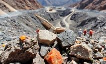 ترامب يُطلق مشروعاً لتخزين المعادن بقيمة 12 مليار دولار لمواجهة الصين