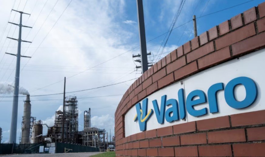 فاليرو تعزز وارداتها من النفط الفنزويلي في مارس